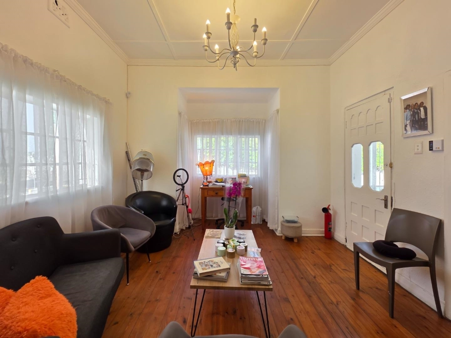 2 Bedroom Property for Sale in Sea Point Western Cape